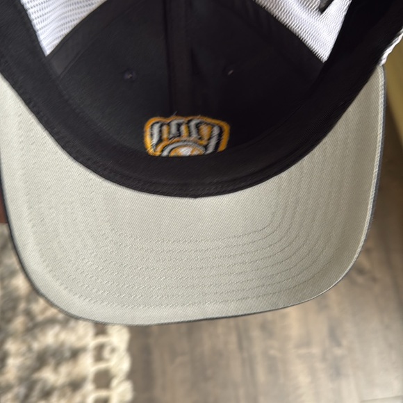 47 Navy/White Milwaukee Brewers Primary Logo Trucker Snapback Hat - Picture 11 of 13